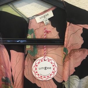 Umgee Sweaters - NWT Umgee floral kimono Umgee Sweaters - NWT Umgee floral kimono